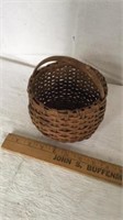 Small round splint oak basket