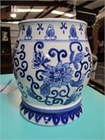 Blue white vase
