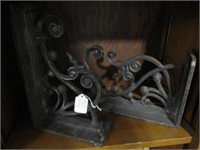 Pair cast iron shelf brackets - heavy