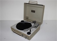 GENERAL ELECTRIC RECORD PLAYER MODEL 743