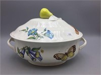 Villeroy and Boch covered serving dish