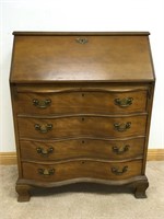BEAUTIFUL GOVERNOR WINTHROP DESK- BOW FRONT