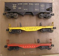 Vtg Lionel Train Cars