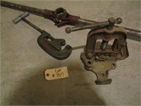 Pipe Threader and Cutters & Vise