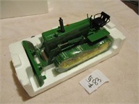 JOHN DEERE 40 CRAWLER WITH BLADE NIB