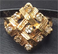 14kt Gold Ring W 9 Small Diamonds 3.05dwt