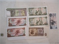7 billets bancaires, 1 du Cambodge,