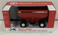 J&M 680 Gravity Wagon 1/32 NIB