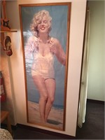 TALL MARILYN POSTER IN FRAME