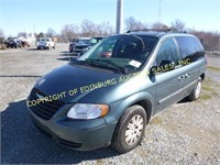 2005 Chrysler Town and Country Base