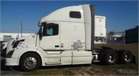 2011 Volvo VNL Tractor