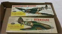 2 Guillow's authentic scale airplane flying model