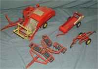 Tru-Scale Farm Toy Lot