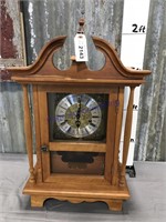 Wind-up clock, with key