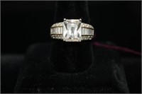 Ladies 14kt white gold Ring w/ large emerald cut