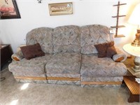 Recliner 3 cushion sofa, end pieces recline,