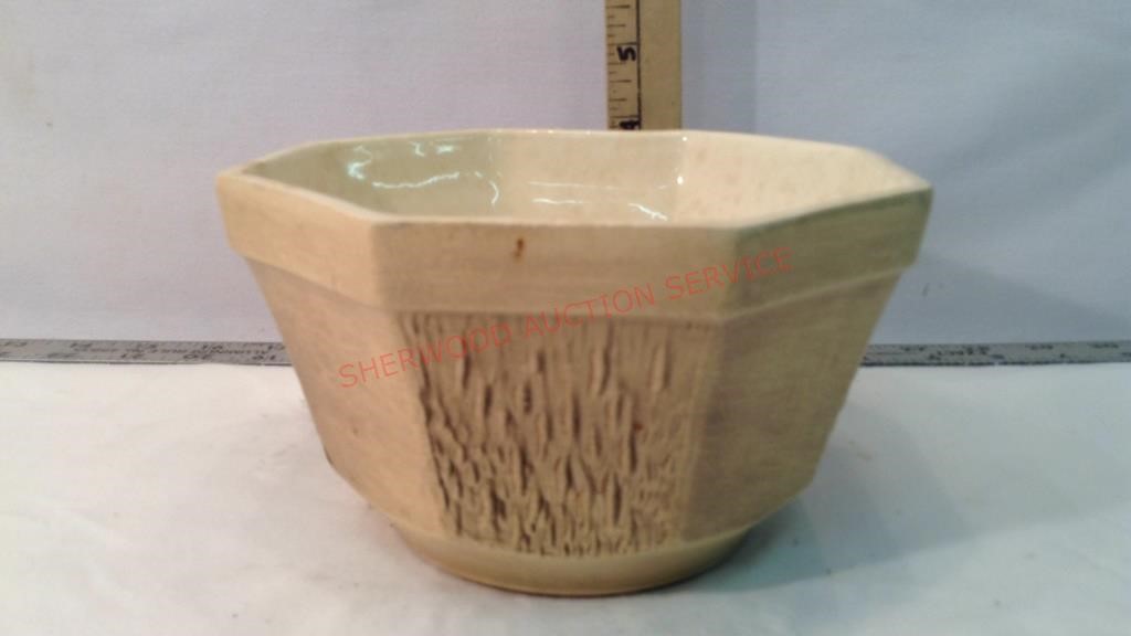 Pottery Online Auction: McCoy, Shawnee, Fluorine, Bush