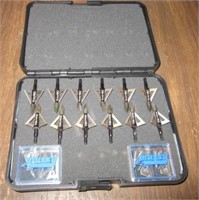 (12) Muzzy MX-3 broad heads with lots of extra
