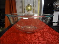 Very Large Pyrex Mixing Bowl - 4 Quart