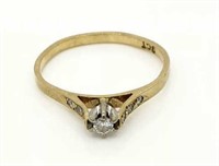 9ct Yellow Gold Diamond ring