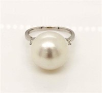 14ct White Gold Pearl and Diamond ring,