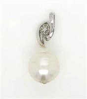 9ct White Gold Pearl & Diamond pendant