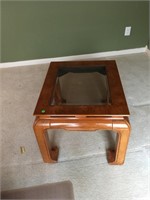 Lot of one end table