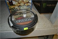 Oneida 3 pc. Springform pan & Designer Cake Forms