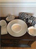 White Serving Platter & Mug Set