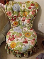 Retro Floral Tufted Sitting Chair