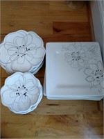 Laurie Gates Luncheon Plate Set