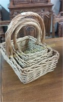 Set of 3 woven baskets different sizes