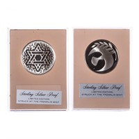 [World] 2  Sterling Silver Proof Peace Medals