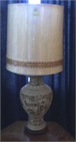 ORIENTAL SCENE LAMP WITH WHITE BROCADE SHADE