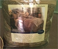 CONTENTS OF BEDROOM CLOSET:  KING SIZED COMFORTER-