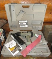 Porter Cable bammer nailer. Comes with nails,