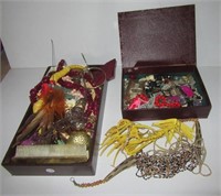 Large amount of costume jewelry including several