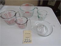 Glass Juicer and measuring cups