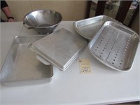 Aluminum Baking Pans & Stainless Steel Colander