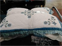 Pair shams / match lot 150 comforter