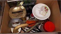 BOX OF ASSORTED HOUSEHOLD ITEMS