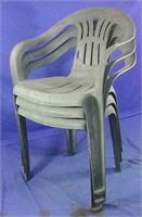 3 stackable plastic lawn chairs