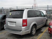 2010 CHRYSLER TOWN-COUNT