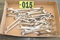 Flat of mixed brand wrenches (1 LOT)