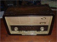 Polka Radio  Model 613