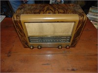 Vintage Shortwave Radio    12 X 17
