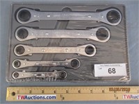New Blue-Point 5pc Latch on Ratchet Box Wrench Set