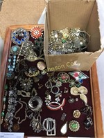 LOT OF COSTUME JEWELRY