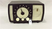 Vintage Zenith Model Y-723 Radio