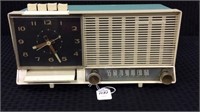 Vintage General Electric Radio/Alarm Clock
